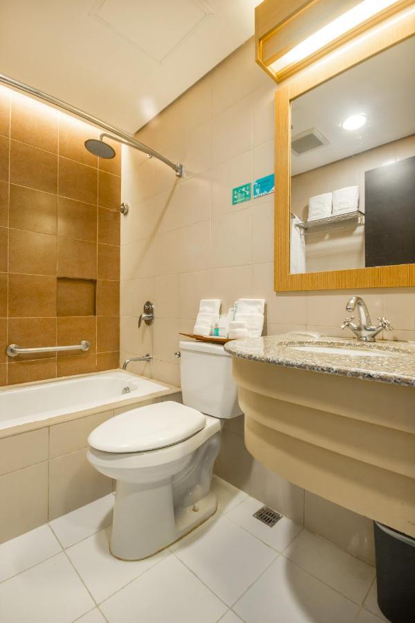 Microtel By Wyndham South Forbes Near Nuvali Santa Rosa  Exterior photo